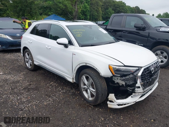 2020 Audi Q3 S line Premium with VIN WA1DECF30L1115390, listed as a IAAI auction lot 42503728 with 18,556 mi miles and . Bid and sale history available at DreamBid. Image 6.