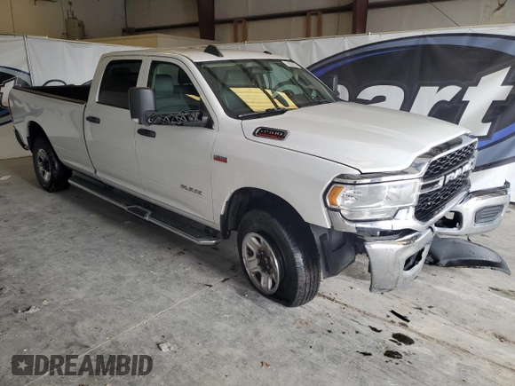 2020 Ram 2500 Tradesman z VIN 3C6UR5HJ1LG111844, wystawiony jako Copart lot #52604845 z przebiegiem 228 392 mil mil oraz Szkoda całkowita • Salvage title. Historia ofert i sprzedaży dostępna na DreamBid. Obrazek 4.