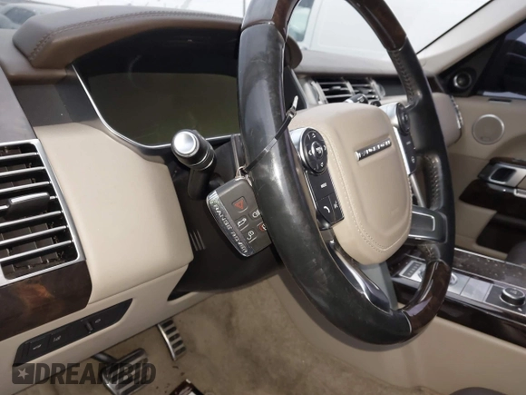 2017 Land Rover Range Rover z VIN SALGS2FE8HA326604, wystawiony jako IAAI lot #41045678 z przebiegiem 56 150 mil mil oraz . Historia ofert i sprzedaży dostępna na DreamBid. Obrazek 11.