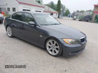 2006 BMW 3 Series 330i z VIN WBAVB33596AZ86475, wystawiony jako IAAI lot #42494029 z przebiegiem 86 781 mil mil oraz . Historia ofert i sprzedaży dostępna na DreamBid. Obrazek 1.