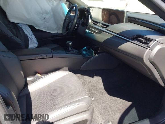 2021 Lexus ES with VIN 58ADA1C16MU008101, listed as a IAAI auction lot 41821059 with 31,823 mi miles. Bid and sale history available at carsss.com. Image 5.
