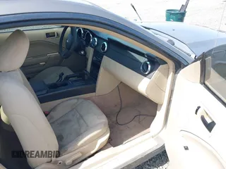 2005 Ford Mustang Deluxe с VIN 1ZVFT80NX55110332, выставлен на аукционе IAAI как лот 42087975 с пробегом 181 810 миль миль и . История ставок и продаж доступна на DreamBid. Изображение 5.