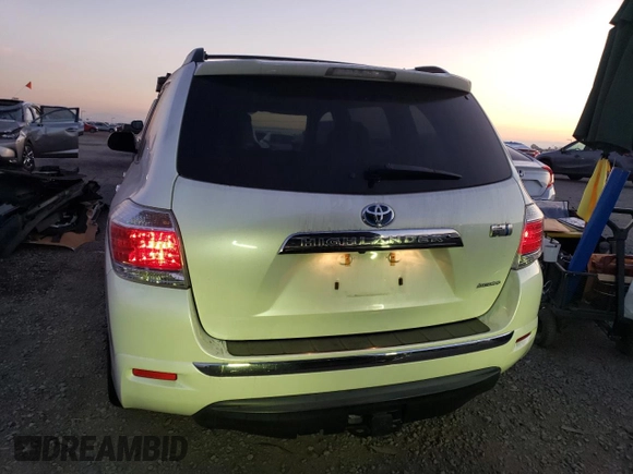 2012 Toyota Highlander Limited with VIN JTEDC3EH7C2005032, listed as a Copart auction lot 85817754 with 104,674 mi miles and Salvage title. Bid and sale history available at DreamBid. Image 6.