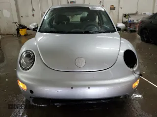 2004 Volkswagen New Beetle Coupe GL with VIN 3VWBK21CX4M402373, listed as a Copart auction lot 46465465 with 174,139 mi miles and Salvage Title. Bid and sale history available at carsss.com. Image 5.