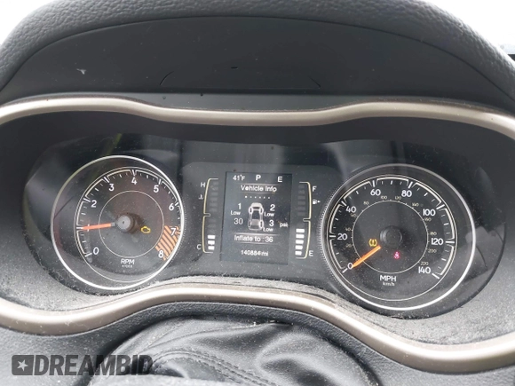 2015 Jeep Cherokee Latitude с VIN 1C4PJMCS1FW577223, выставлен на аукционе IAAI как лот 42082301 с пробегом 140 884 миль миль и . История ставок и продаж доступна на DreamBid. Изображение 7.