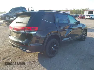 2024 Volkswagen Atlas SE with VIN 1V2WR2CA3RC538136, listed as a IAAI auction lot 42209115 with 23,660 mi miles and . Bid and sale history available at DreamBid. Image 4.