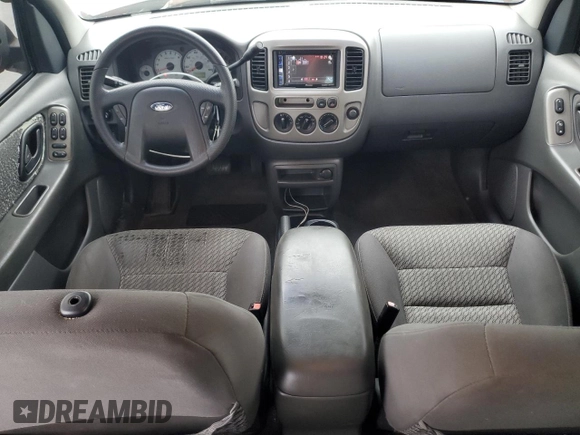 2004 Ford Escape XLT z VIN 1FMYU03104KB51972, wystawiony jako Copart lot #62119665 z przebiegiem 121 785 mil mil oraz Szkoda całkowita • Salvage title. Historia ofert i sprzedaży dostępna na DreamBid. Obrazek 8.