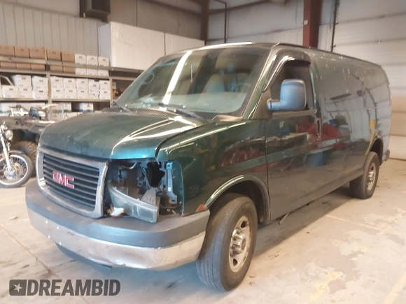 2004 GMC Savana Cargo Van with VIN 1GTHG35U041118061, listed as a IAAI auction lot 41296799 with 185,939 mi miles. Bid and sale history available at carsss.com. Image 2.