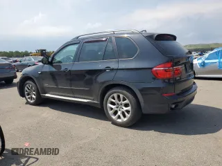 2012 BMW X5 35i z VIN 5UXZV4C55CL765391, wystawiony jako Copart lot #63816295 z przebiegiem 105 853 mil mil oraz Czysty tytuł • Clean title. Historia ofert i sprzedaży dostępna na DreamBid. Obrazek 2.