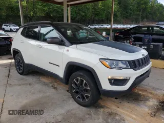 2019 Jeep Compass Trailhawk with VIN 3C4NJDDB6KT747940, listed as a Copart auction lot 55314575 with 73,507 mi miles and Clean Title. Bid and sale history available at DreamBid. Image 4.