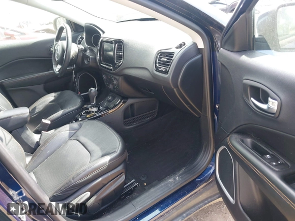 2018 Jeep Compass Limited with VIN 3C4NJDCB5JT259434, listed as a IAAI auction lot 41855772 with 57,333 mi miles. Bid and sale history available at carsss.com. Image 5.