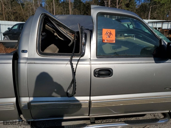 2002 Chevrolet Silverado 1500 LT with VIN 2GCEC19T821250979, listed as a Copart auction lot 82827974 with 219,131 mi miles and Salvage Title. Bid and sale history available at carsss.com. Image 10.