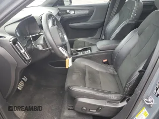 2022 Volvo XC40 R-Design with VIN YV4162UM3N2647089, listed as a Copart auction lot 49997425 with 39,879 mi miles and Salvage title. Bid and sale history available at DreamBid. Image 7.