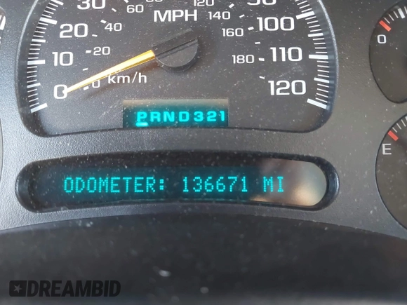 2005 GMC Yukon SLT with VIN 1GKEK13T95R203827, listed as a IAAI auction lot 41815086 with 136,671 mi miles. Bid and sale history available at carsss.com. Image 15.