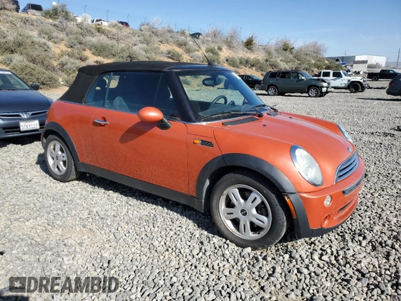 2005 MINI Convertible с VIN WMWRF33485TG10403, выставлен на аукционе Copart как лот 52459735 с пробегом 118 445 миль миль и Чистый • Clean title. История ставок и продаж доступна на DreamBid. Изображение 4.