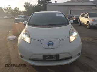 2011 Nissan LEAF SL-e with VIN JN1AZ0CP8BT006992, listed as a IAAI auction lot 41097604 with 98,688 mi miles. Bid and sale history available at carsss.com. Image 12.