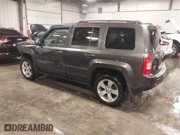 2016 Jeep Patriot Latitude with VIN 1C4NJRFB4GD522942, listed as a IAAI auction lot 40929024 with 86,954 mi miles. Bid and sale history available at carsss.com. Image 3.