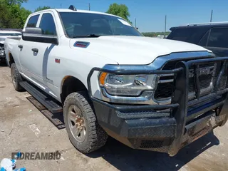 2022 Ram 2500 Tradesman z VIN 3C6UR5CJ7NG320841, wystawiony jako IAAI lot #42215255 z przebiegiem 119 229 mil mil oraz . Historia ofert i sprzedaży dostępna na DreamBid. Obrazek 1.
