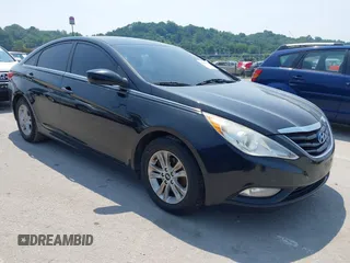 2013 Hyundai Sonata GLS z VIN 5NPEB4AC9DH531707, wystawiony jako IAAI lot #42483354 z przebiegiem 226 978 mil mil oraz . Historia ofert i sprzedaży dostępna na DreamBid. Obrazek 1.