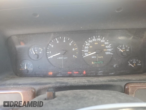 1998 Jeep Grand Cherokee Laredo with VIN 1J4GZ58S9WC361042, listed as a Copart auction lot 46802365 with 236,923 mi miles and Salvage Title. Bid and sale history available at carsss.com. Image 9.