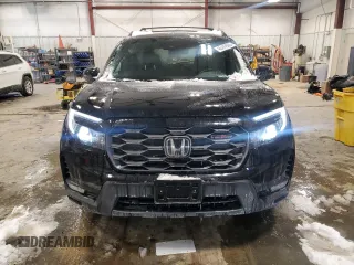 2024 Honda Passport TrailSport z VIN 5FNYF8H67RB000522, wystawiony jako Copart lot #45747505 z przebiegiem 28 103 mil mil oraz Szkoda całkowita • Salvage title. Historia ofert i sprzedaży dostępna na DreamBid. Obrazek 5.