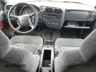 2000 Chevrolet Blazer LS с VIN 1GNCT18W5YK210040, выставлен на аукционе Copart как лот 73253404 с пробегом Не указан миль и Чистый • Clean title. История ставок и продаж доступна на DreamBid. Изображение 8.