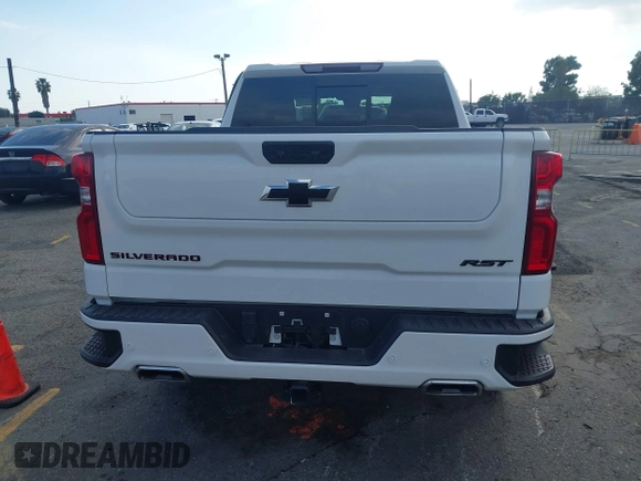 2024 Chevrolet Silverado 1500 RST with VIN 1GCUDEED2RZ105033, listed as a IAAI auction lot 41552431 with 15,515 mi miles. Bid and sale history available at carsss.com. Image 16.