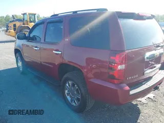 2007 Chevrolet Tahoe LTZ z VIN 1GNFK13077J294577, wystawiony jako IAAI lot #42144278 z przebiegiem 168 054 mil mil oraz . Historia ofert i sprzedaży dostępna na DreamBid. Obrazek 3.