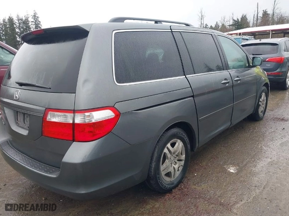 2007 Honda Odyssey EX-L with VIN 5FNRL38687B462147, listed as a IAAI auction lot 41855258 with 272,015 mi miles. Bid and sale history available at carsss.com. Image 4.