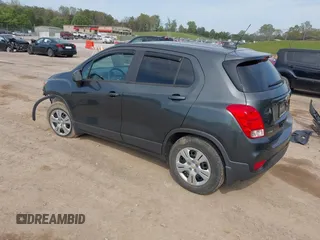 2019 Chevrolet Trax LS with VIN 3GNCJKSB4KL178849, listed as a IAAI auction lot 42006284 with 31,205 mi miles. Bid and sale history available at carsss.com. Image 3.