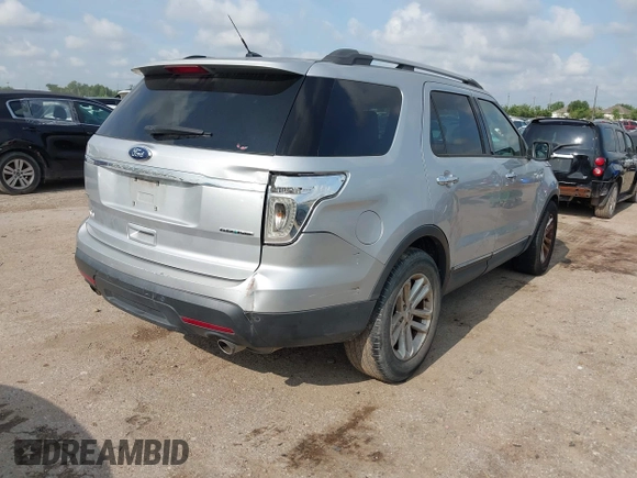 2014 Ford Explorer XLT with VIN 1FM5K7D81EGA48688, listed as a IAAI auction lot 42360152 with 208,939 mi miles and . Bid and sale history available at DreamBid. Image 4.
