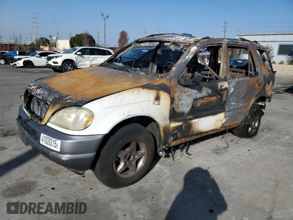 1998 Mercedes-Benz M-Class with VIN 4JGAB54EXWA030655, listed as a Copart auction lot 41828315 with 0 mi miles and Non Repairable. Bid and sale history available at carsss.com. Image 1.