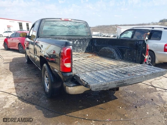 2003 Chevrolet Silverado 1500 LS with VIN 2GCEC19V531103179, listed as a IAAI auction lot 41653222 with 153,270 mi miles. Bid and sale history available at carsss.com. Image 3.
