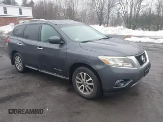2013 Nissan Pathfinder SV with VIN 5N1AR2MM6DC670669, listed as a IAAI auction lot 41727260 with 186,112 mi miles. Bid and sale history available at carsss.com. Image 1.
