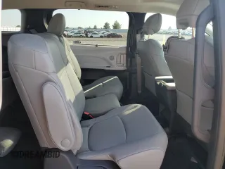 2025 Toyota Sienna XLE with VIN 5TDYRKEC3SS242899, listed as a Copart auction lot 54617665 with 1,830 mi miles and Clean Title. Bid and sale history available at DreamBid. Image 11.