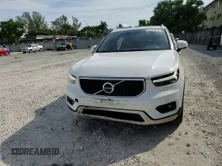 2019 Volvo XC40 Momentum z VIN YV4AC2HK8K2072999, wystawiony jako Copart lot #45344975 z przebiegiem 108 305 mil mil oraz Nie do naprawy • Non repairable. Historia ofert i sprzedaży dostępna na DreamBid. Obrazek 11.
