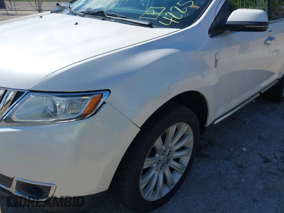 2012 Lincoln MKX with VIN 2LMDJ8JK9CBL16738, listed as a IAAI auction lot 42253064 with 147,719 mi miles and . Bid and sale history available at DreamBid. Image 6.