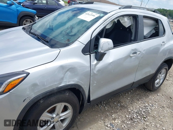 2021 Chevrolet Trax LT with VIN KL7CJPSM5MB364683, listed as a IAAI auction lot 42613395 with 48,047 mi miles and . Bid and sale history available at DreamBid. Image 6.