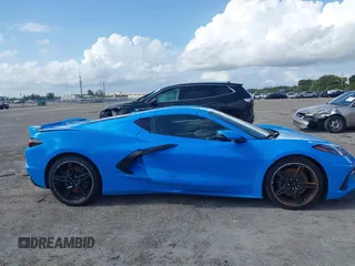 2023 Chevrolet Corvette 2LT z VIN 1G1YB2D49P5131567, wystawiony jako IAAI lot #42005964 z przebiegiem Nie podano mil oraz . Historia ofert i sprzedaży dostępna na DreamBid. Obrazek 13.