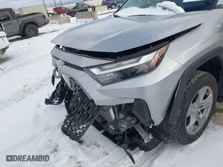 2022 Toyota RAV4 Hybrid XLE with VIN JTMRWRFV4ND568071, listed as a IAAI auction lot 41352014 with 47,513 mi miles. Bid and sale history available at carsss.com. Image 6.