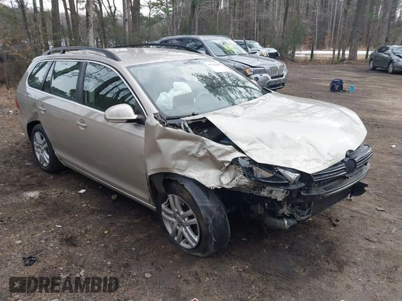2014 Volkswagen Jetta TDI w/Sunroof & Nav with VIN 3VWPL7AJ9EM616612, listed as a IAAI auction lot 41354489 with 131,281 mi miles and . Bid and sale history available at DreamBid. Image 1.