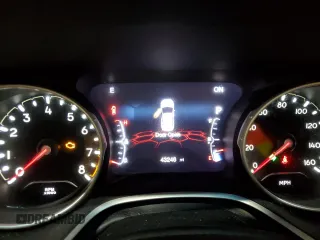 2021 Jeep Compass Latitude z VIN 3C4NJDBB0MT539879, wystawiony jako Copart lot #57964125 z przebiegiem 43 246 mil mil oraz Szkoda całkowita • Salvage title. Historia ofert i sprzedaży dostępna na DreamBid. Obrazek 9.