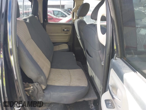 2012 Ram 1500 Big Horn z VIN 1C6RD6GT5CS282215, wystawiony jako IAAI lot #41177119 z przebiegiem 204 067 mil mil oraz . Historia ofert i sprzedaży dostępna na DreamBid. Obrazek 8.