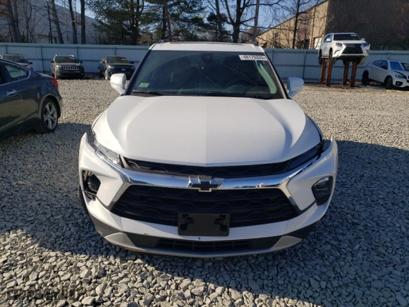 2025 Chevrolet Blazer LT with VIN 3GNKBJRS9SS120413, listed as a Copart auction lot 48175335 with 5,429 mi miles and Salvage Title. Bid and sale history available at carsss.com. Image 5.