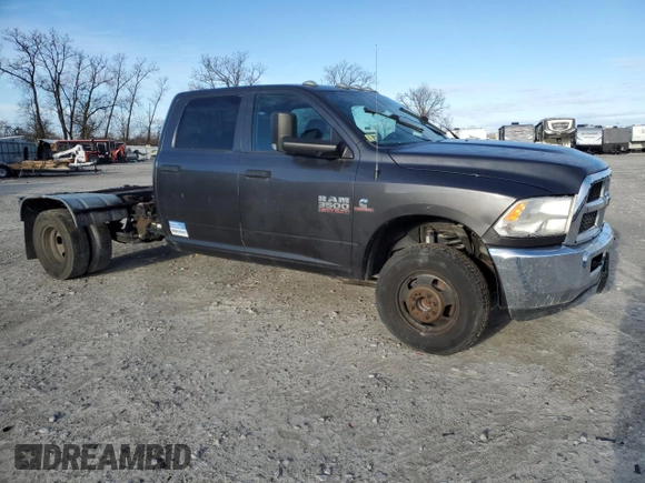 2018 Ram 3500 Tradesman z VIN 3C63RRGL3JG241207, wystawiony jako Copart lot #87117904 z przebiegiem 586 382 mil mil oraz Czysty tytuł • Clean title. Historia ofert i sprzedaży dostępna na DreamBid. Obrazek 4.