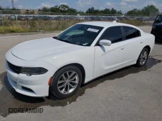 2015 Dodge Charger SXT z VIN 2C3CDXHG8FH862760, wystawiony jako Copart lot #67412604 z przebiegiem 116 679 mil mil oraz Czysty tytuł • Clean title. Historia ofert i sprzedaży dostępna na DreamBid. Obrazek 1.