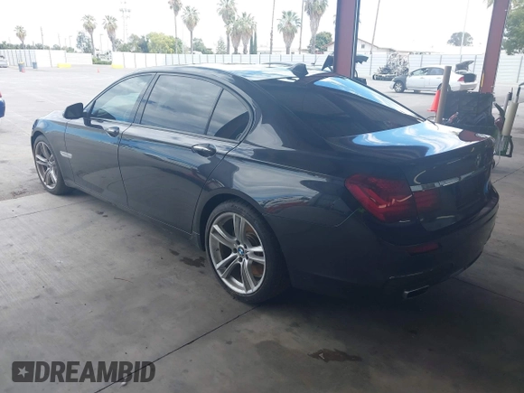 2013 BMW 7 Series 750Li с VIN WBAYE8C53DD132336, выставлен на аукционе IAAI как лот 42812991 с пробегом 174 099 миль миль и . История ставок и продаж доступна на DreamBid. Изображение 3.