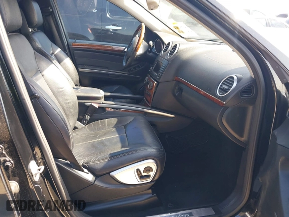 2008 Mercedes-Benz GL-Class 5.5L with VIN 4JGBF86E18A325735, listed as a IAAI auction lot 41580522 with 214,164 mi miles. Bid and sale history available at carsss.com. Image 5.