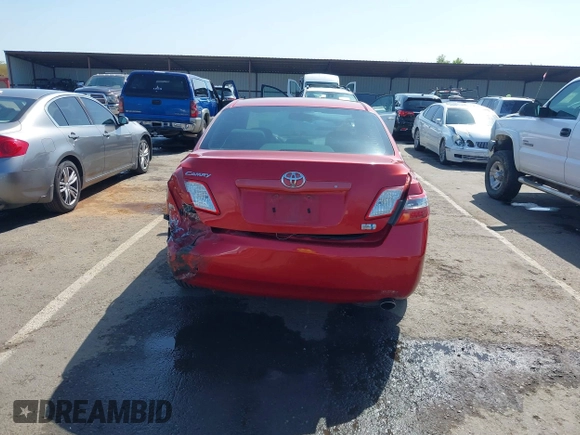 2007 Toyota Camry z VIN JTNBB46K673009891, wystawiony jako IAAI lot #42161828 z przebiegiem 220 292 mil mil oraz . Historia ofert i sprzedaży dostępna na DreamBid. Obrazek 6.