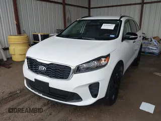 2019 Kia Sorento LX z VIN 5XYPG4A57KG609790, wystawiony jako IAAI lot #42199013 z przebiegiem 83 091 mil mil oraz . Historia ofert i sprzedaży dostępna na DreamBid. Obrazek 2.